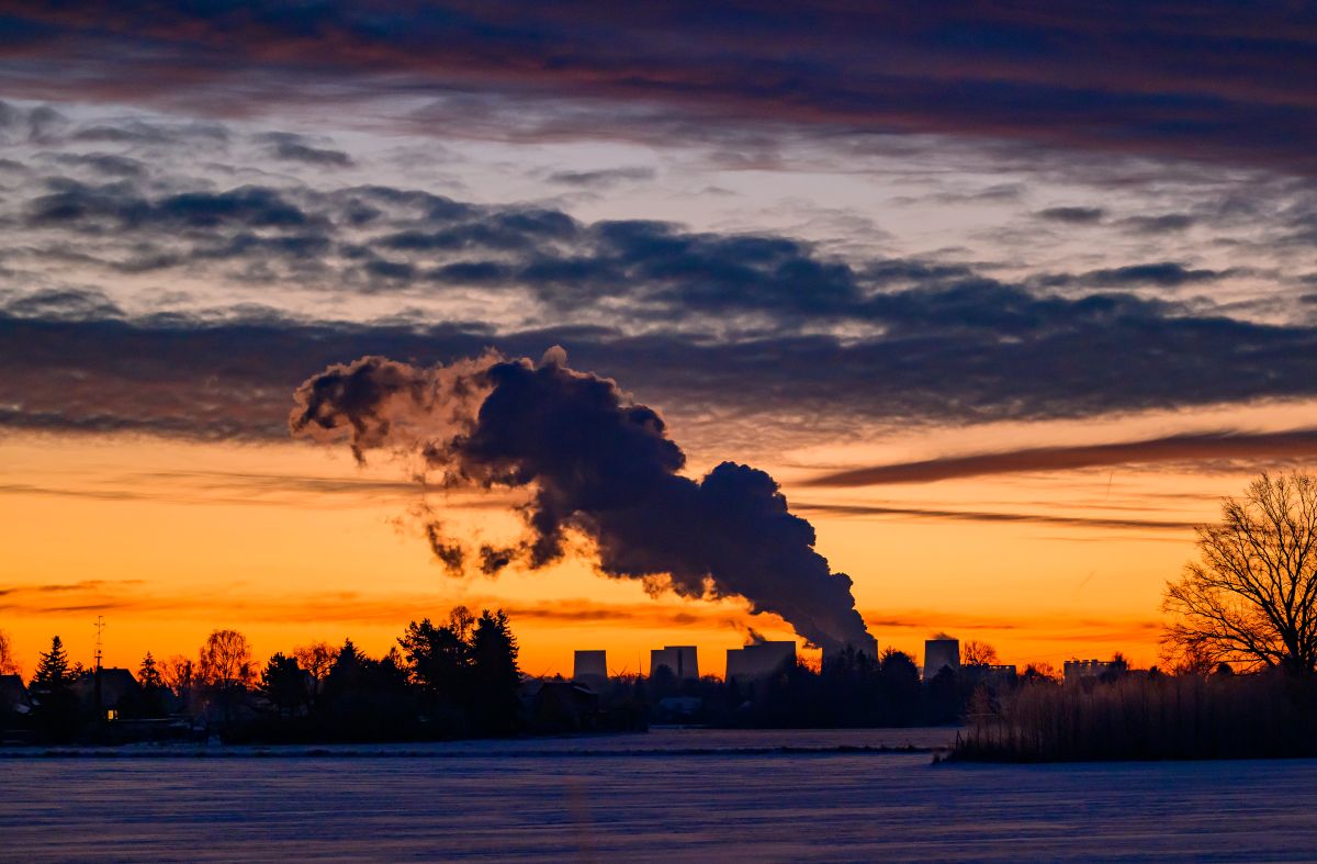 Berlin, Paris push Brussels to fast-track free CO2 pollution permits