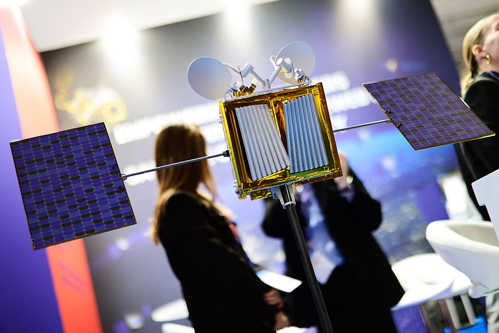 Commission confirms plan to ring-fence spectrum for European satellite-to-phone communications