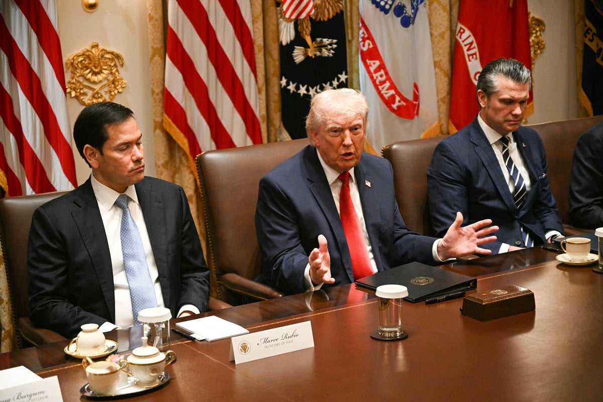 Trump hosting rare Camp David Cabinet meeting — including outgoing Tulsi Gabbard — as Iran peace talks stall