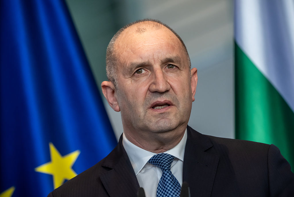 Bulgaria heads for EU deficit procedure months after euro entry