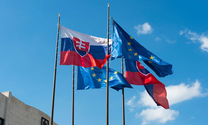 Brussels holds off on Slovakia funds freeze, for now