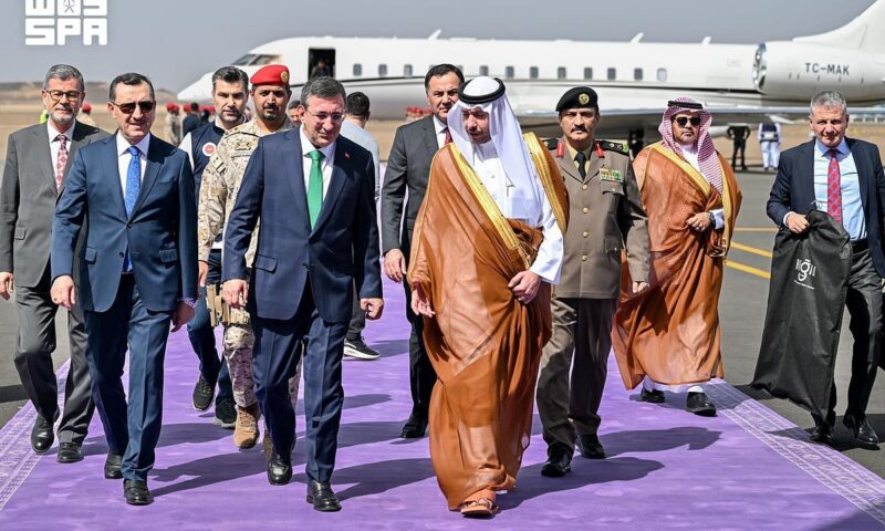 نائب الرئيس التركي يصل إلى المدينة المنورة 