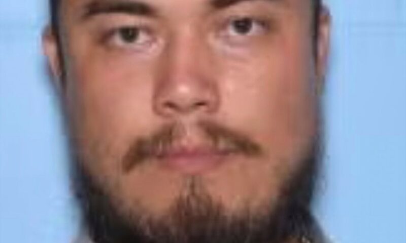 Manhunt in Hawaii after three people are found dead within 48 hours