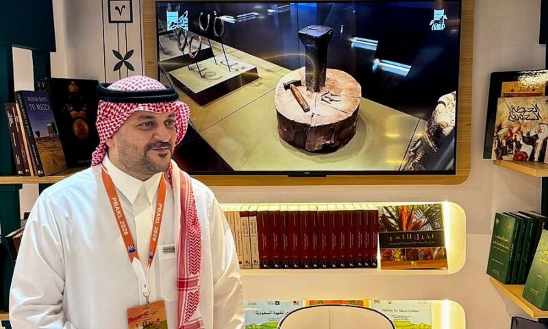 مكتبة الملك عبدالعزيز العامة تُثري زوار جناح المملكة بمخطوطات نادرة في معرض كوالالمبور الدولي للكتاب 2026