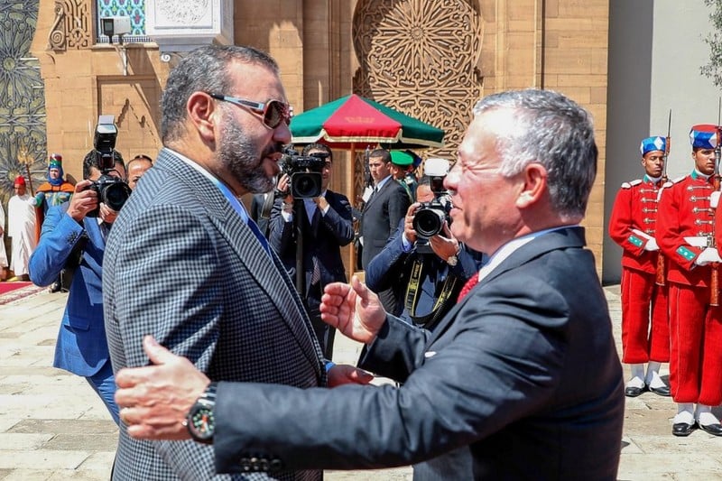 الملك يشيد بعلاقات الأخوة مع الأردن