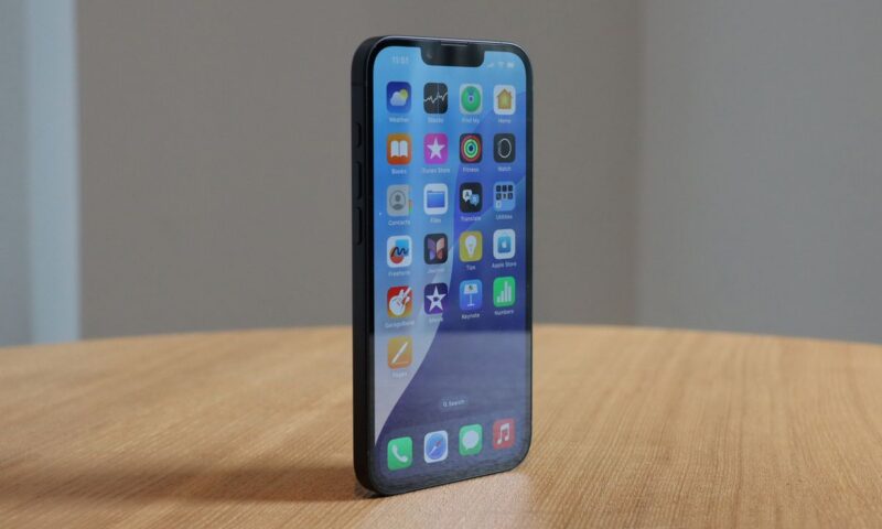 Forget the newest iPhones — this iPhone 16e deal at Straight Talk can save you up to $330 on the underrated device