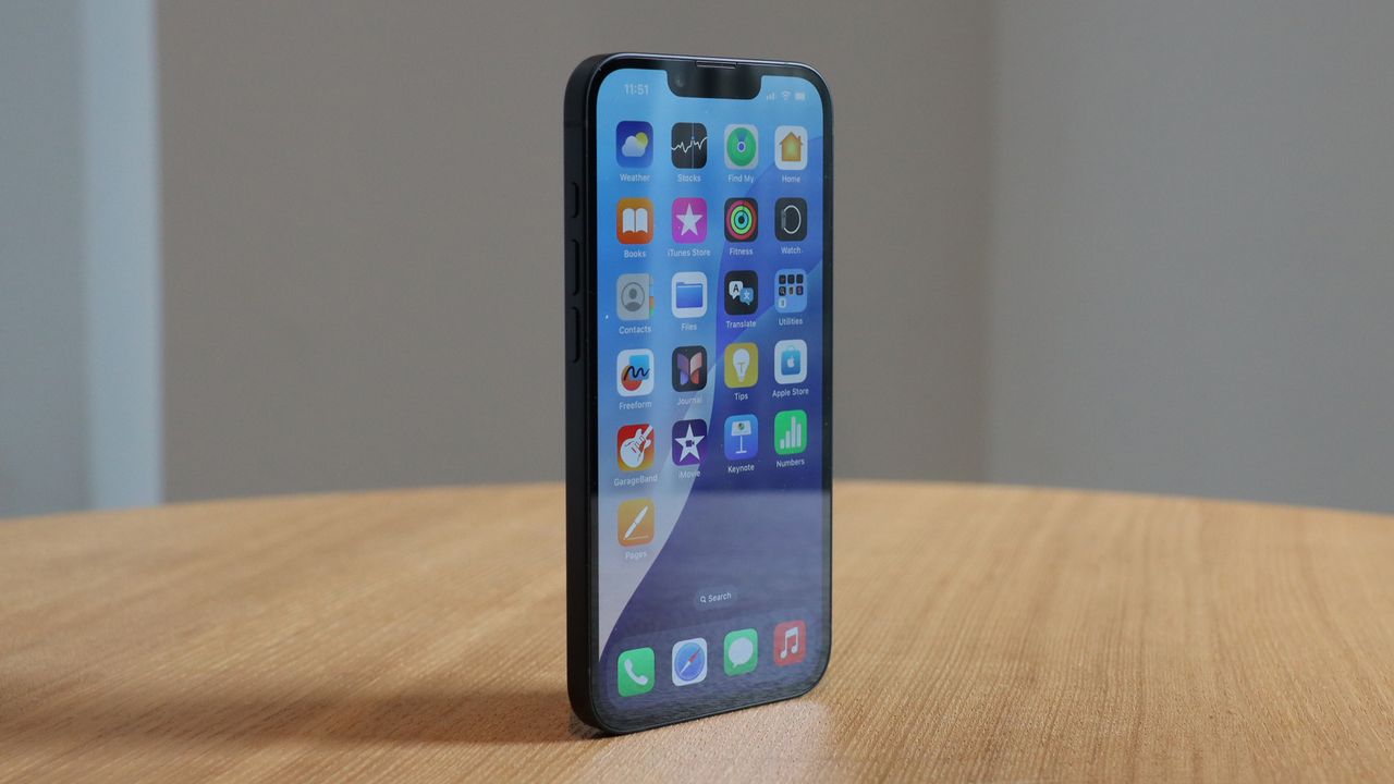 Forget the newest iPhones — this iPhone 16e deal at Straight Talk can save you up to $330 on the underrated device