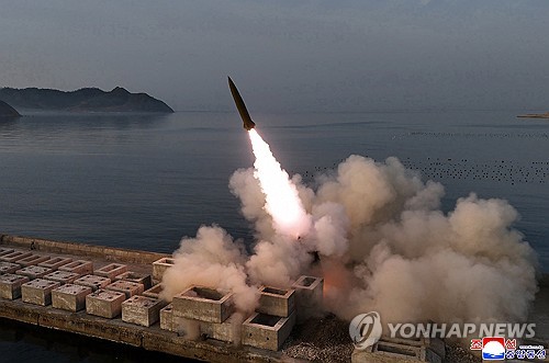 (2nd LD) N. Korea fires CRBMs, artillery rockets toward Yellow Sea: JCS