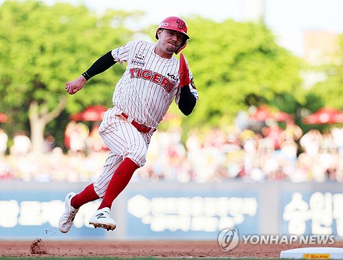 (LEAD) Tigers, Bears release Asian quota players