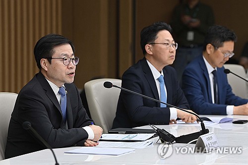 Trade minister conveys Seoul’s concerns over EU’s trade protectionist measures to European Parliament