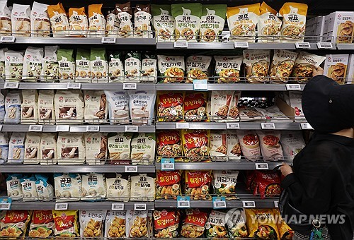 Consumer sentiment rises at sharpest pace in 1 yr in May on robust chip exports, stock rally
