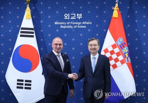 Foreign ministers of S. Korea, Croatia discuss arms, energy cooperation