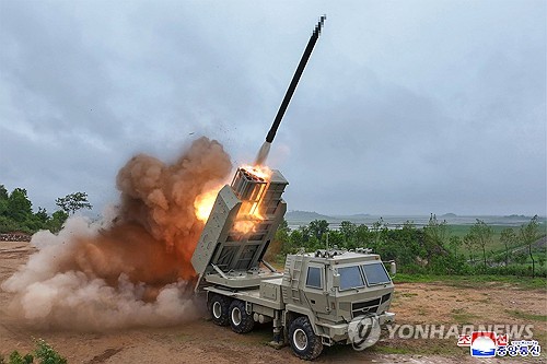 (2nd LD) N. Korea tests new lightweight missile launcher, tactical cruise missiles under Kim’s watch