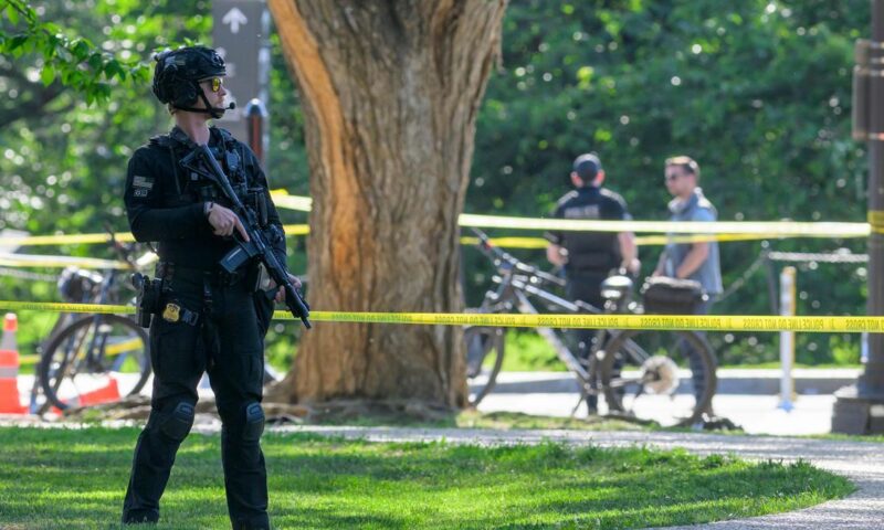 Armed man shot by U.S. Secret Service near White House