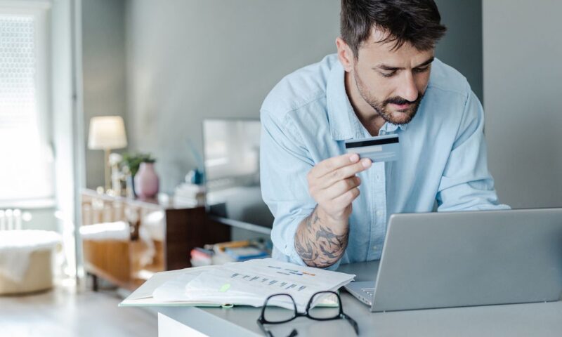 The online banking security paradox: why VPN protection is a problem (and how to solve it)