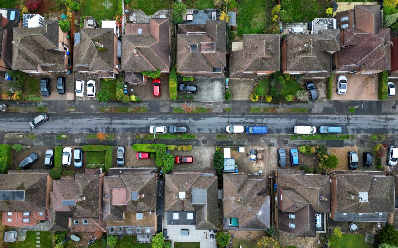 First-time buyers need extra £20,000 deposit to avoid mortgage hikes