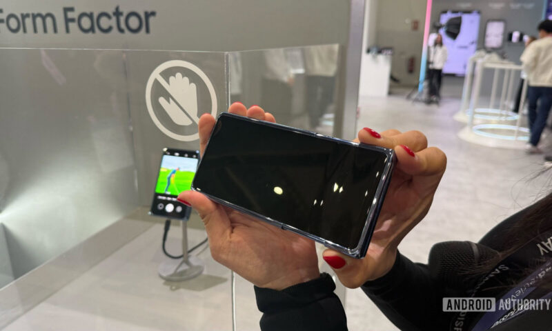 Samsung hasn’t given up on rollable phones, and its new ideas are wild