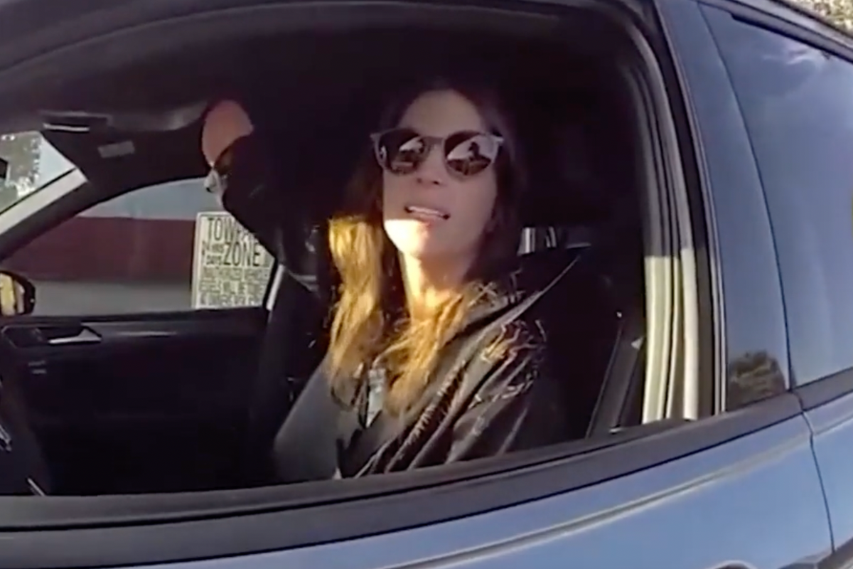 Cop pulls over disabled driver for ‘using phone in right hand’ – then she lifts her arm