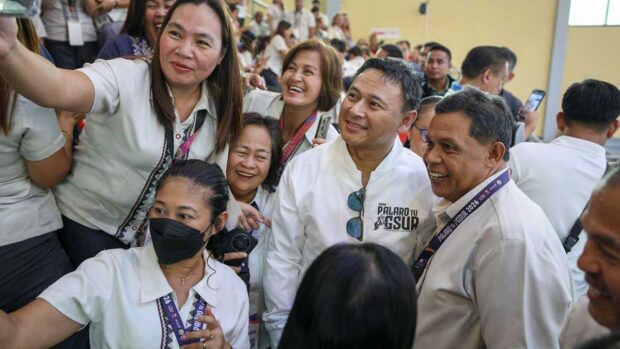 Angara leads oath-taking of 1,559 promoted teachers, school heads in Caraga