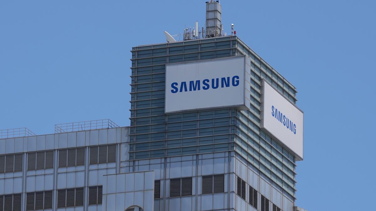 Samsung workers approve bonus deal after big AI profits
