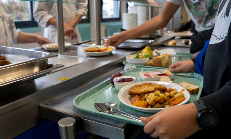 Worrying new bullying trend emerging in school cafeterias, mental health experts warn