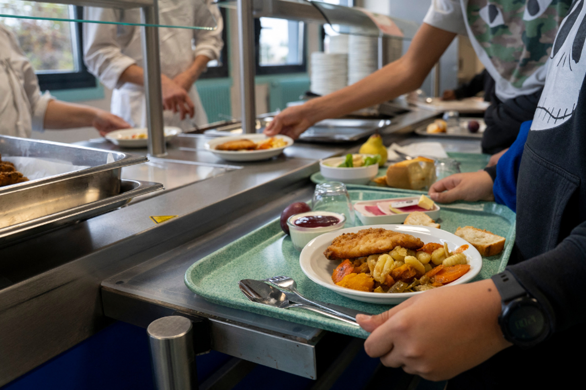 Worrying new bullying trend emerging in school cafeterias, mental health experts warn