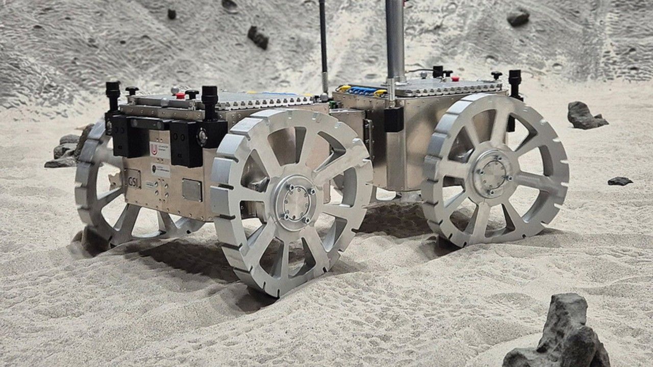 Watch this bio-inspired Mars rover concept ‘swim’ through sand on curved wheels (video)