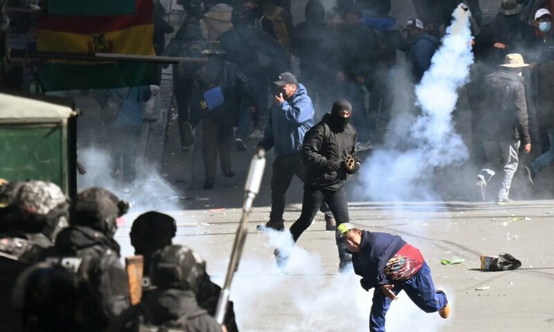 Bolivian leader to slash own salary by 50% in gesture to protesters