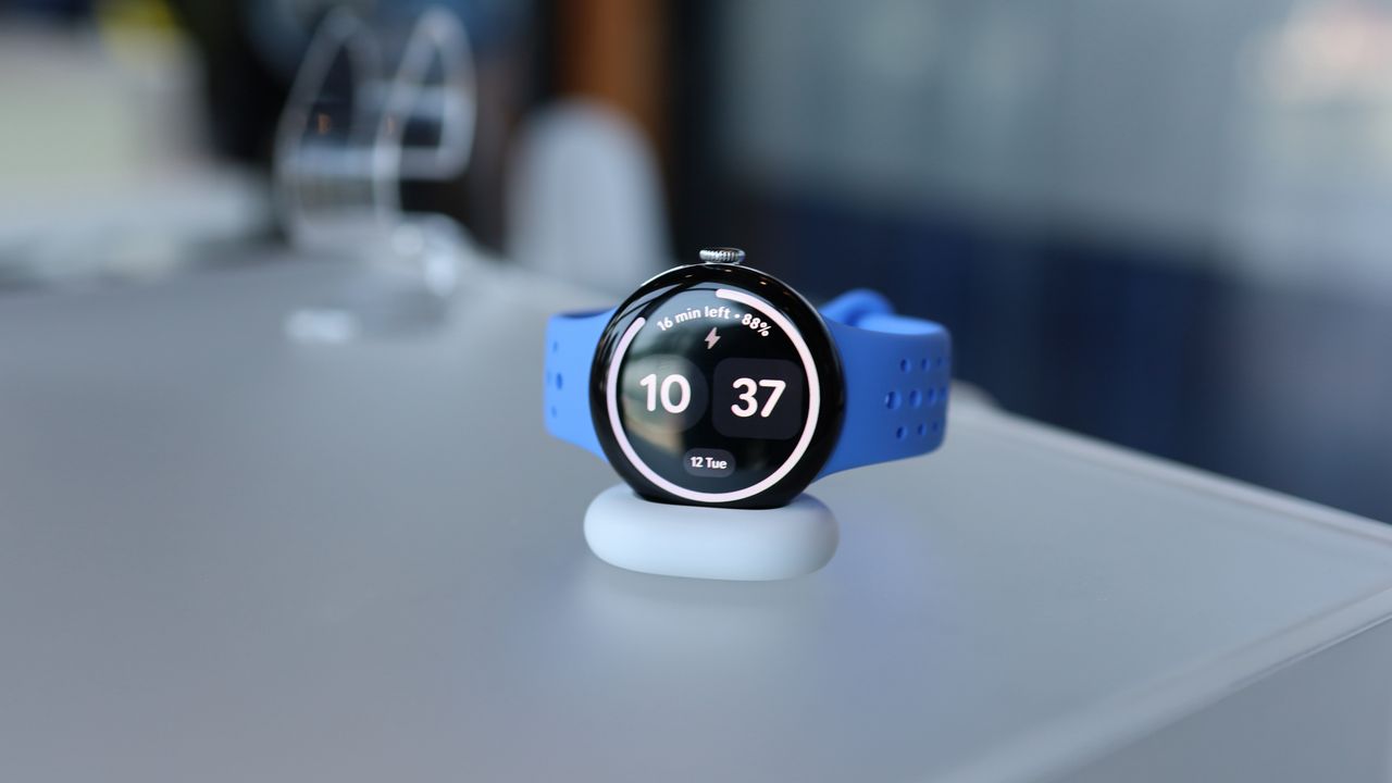 The 4.5-star-rated Google Pixel Watch just fell back to its Black Friday price on Amazon