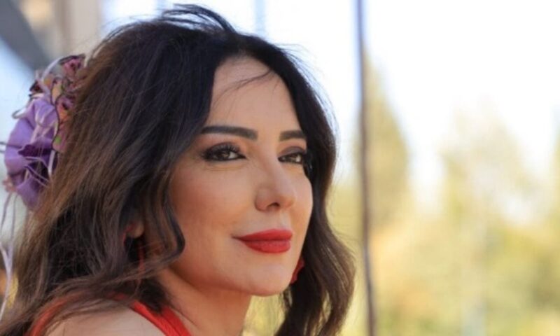 أمل عرفة تفاجئ محبيها بالانتقال للغناء.. تكريماً لوالدها 
