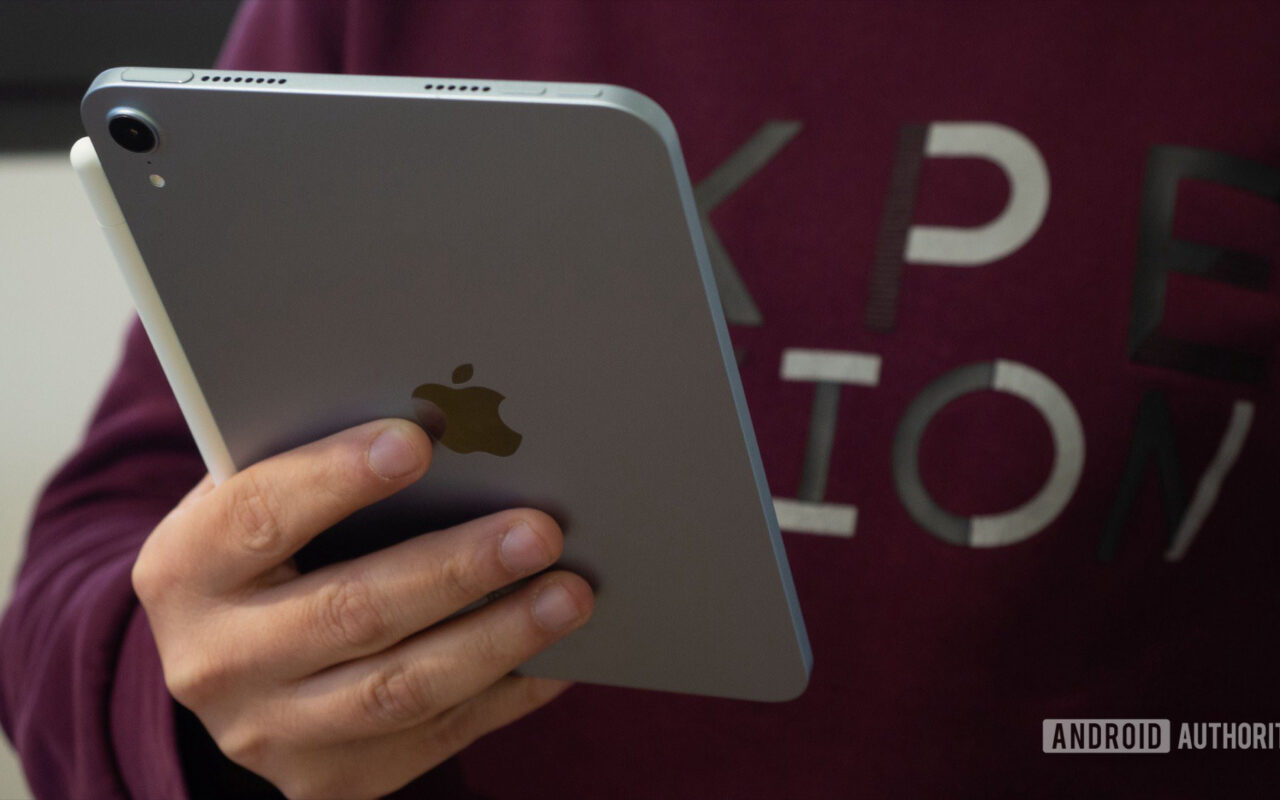 Need a new tablet? The Apple iPad Mini just dropped below $400