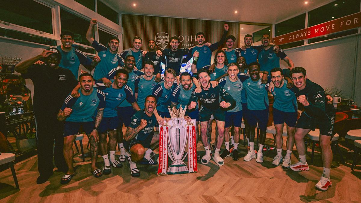 Arsenal wins Premier League title for first time in 22 years