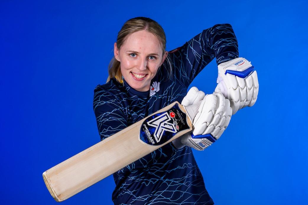Erin Thomas backs her skill-set but Yorkshire CCC fall to Surrey in sunshine at Headingley