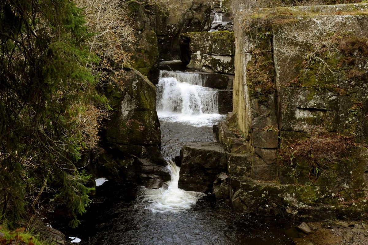 Teen dies in water tragedy at Forth Valley beauty spot