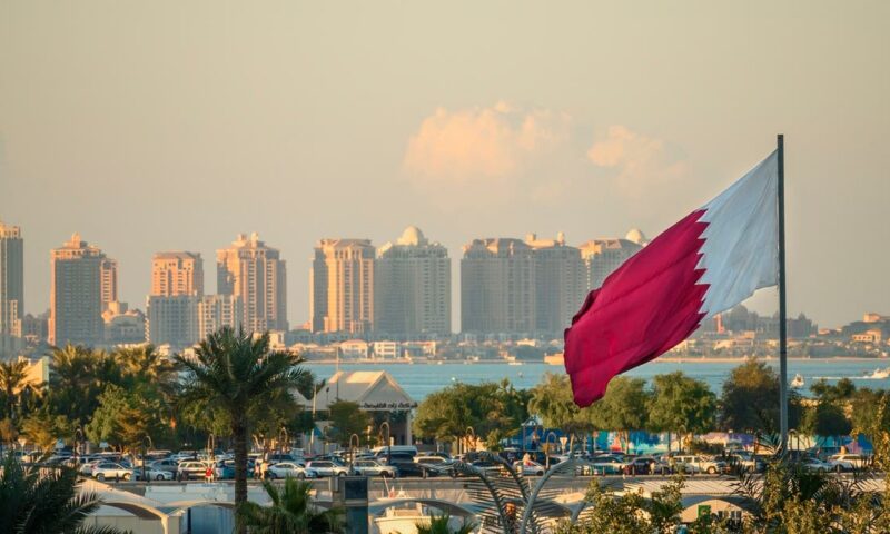 “إنهاء الحرب وتحرير الأصول المجمدة”.. محور نقاش وفد إيراني يزور الدوحة