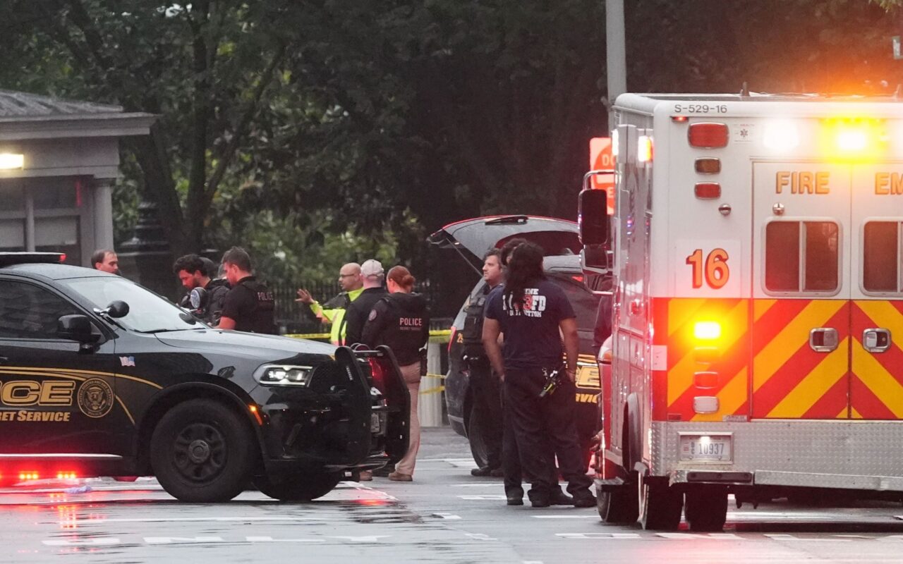Suspect shot dead near White House after firing at security checkpoint