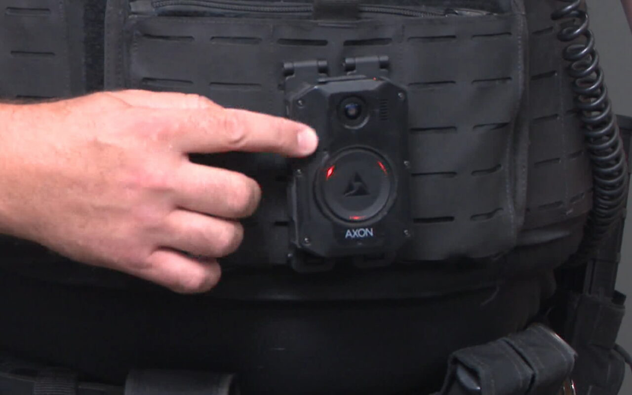 Calgary police body cameras to include tech enabling real-time translation