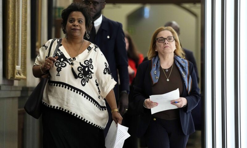 As Ebola spreads, Canada to require 21-day isolation for those from region
