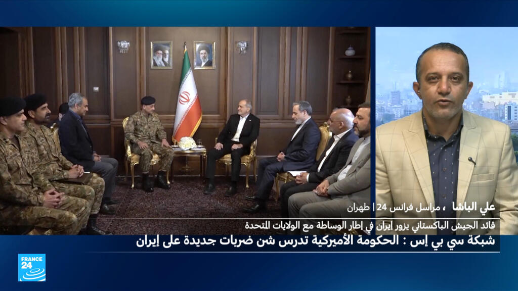 قائد الجيش الباكستاني اجتمع مع وزير خارجية إيران في طهران