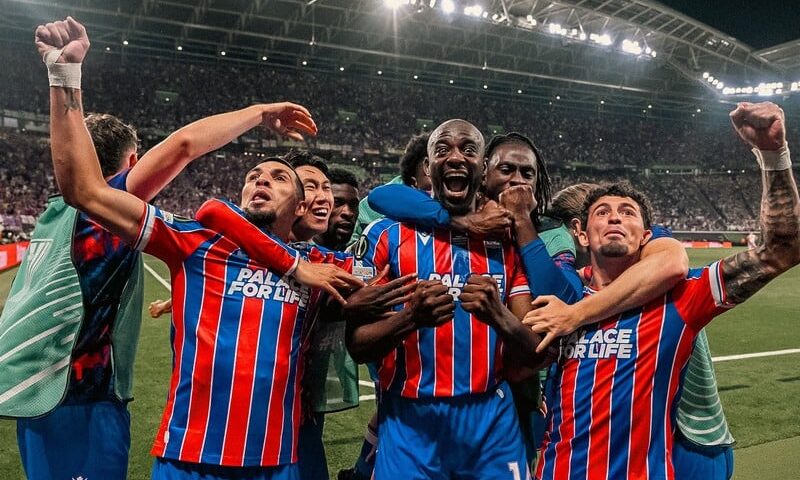 إنجاز تاريخي .. “كريستال بالاس” يتوج بلقب دوري المؤتمر الأوروبي