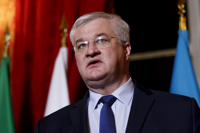 Ukraine Pitches Limited ‘Airport Truce’ to Jumpstart Ceasefire Talks