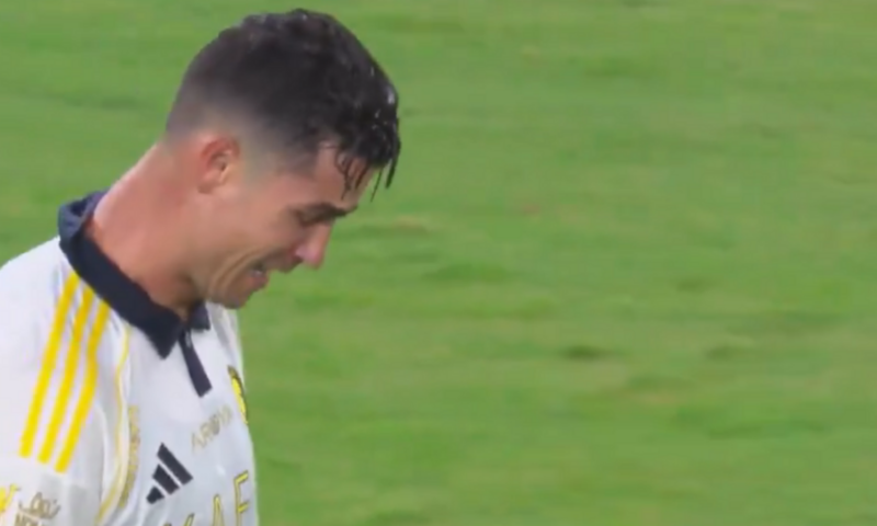 أخيراً.. رونالدو يذرف دموع الفرح مع النصر