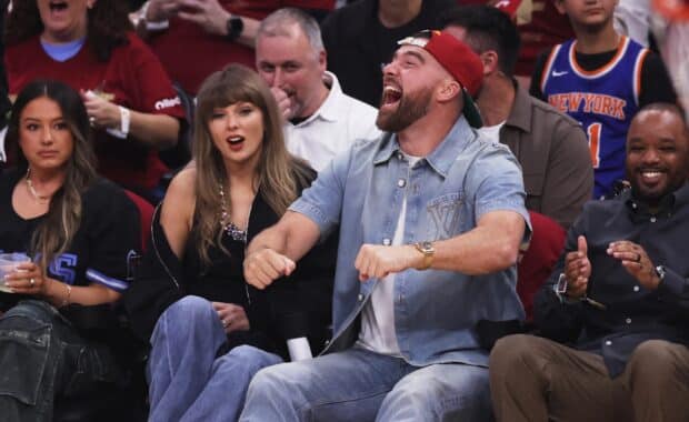 Taylor Swift at Cavs-Knicks in Cleveland with fiance Travis Kelce