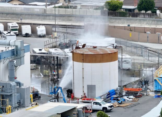 Chemical tank leak forces 40,000 to evacuate in Southern California