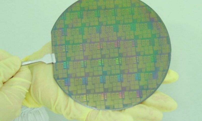 Huawei and scientists build 2D parallel computing chip that rewrites Moore’s Law