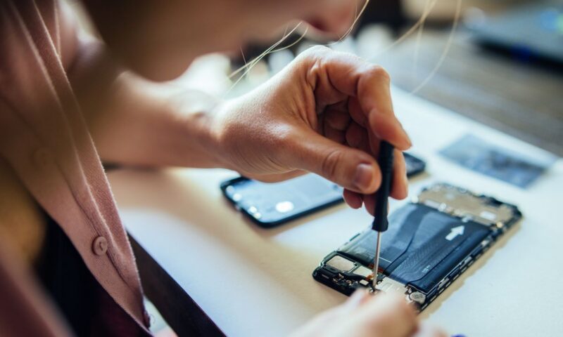 She handed a repair tech her iPhone and then the worst happened — here’s how to protect your data and yourself