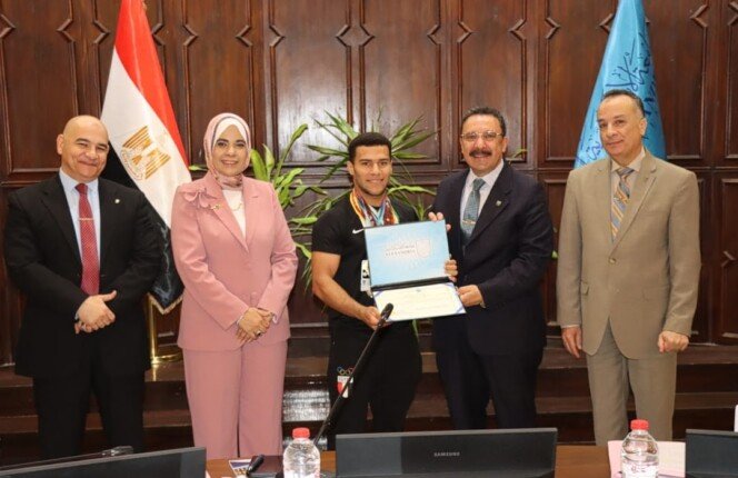 مجلس جامعة الإسكندرية يُكرم أبطال «علوم الرياضة» بعد حصدهم بطولات دولية