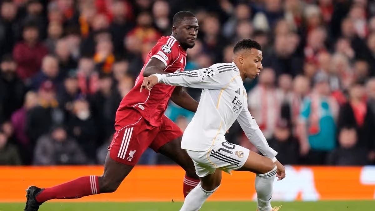ليفربول يعلن رحيل مدافعه الفرنسي كوناتي