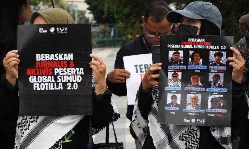 Freed Indonesian on Gaza flotilla tells father of rough treatment by Israeli officials