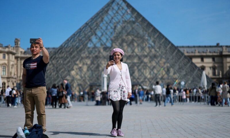 Louvre heist to be turned into film
